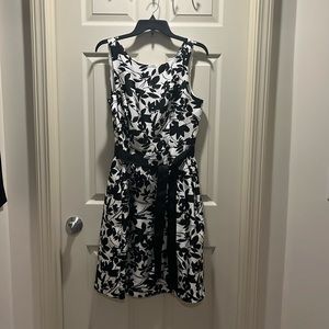 Luxe by Carmen Marc valvo black and white dress size 10